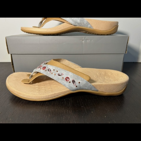 Vionic Lucia Snake Print/Crystals Toe-post Orthotic Sandals Grey/Beige/Pink 9.5 - Picture 7 of 16